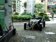 Индиец построил машину с нуля с помощью обучающих видео