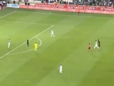 Вратарь заработал нелепое удаление на 11-й секунде матча