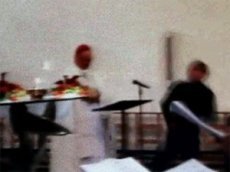 В бельгийского архиепископа швырнули тортом