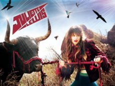 Клип Джульетт Льюис на песню Uh Huh