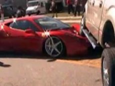 Лихач на Ferrari, вырулив на "встречку", залетел под джип