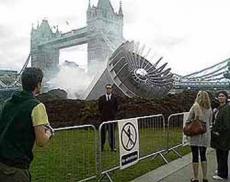 В центре Лондона упал НЛО