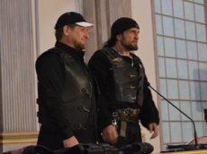 Лидер «Ночных волков» станцевал лезгинку в Чечне