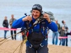 Мэр Рыбинска прыгнул с парашютом с высоты 9 000 метров
