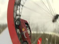 "Мертвая петля" на малолитражке Fiat 500