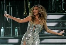 Бейонс упала с лестницы во время концерта