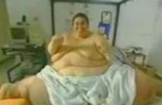Самый толстый в мире мужчина сел на шпагат