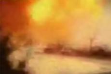 В Америке взорвался танкер с пропаном: очевидец происшедшего снял видео на мобильный