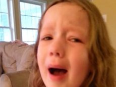 Обама довел маленькую девочку до слез