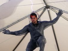 Дэвид Блейн простоит 72 часа среди молний