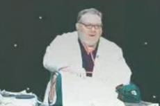 Секрет фокуса с распиливанием пополам: робот или карлик?