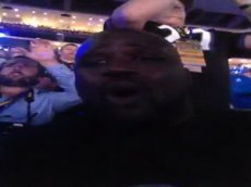 Шакил О"Нил подпевает Бейонсе на концерте