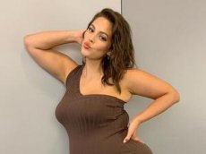 Танец модели plus-size Эшли Грэм стал вирусным