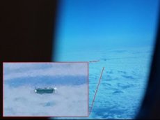 Пассажир самолета на подлете к Лондону снял НЛО