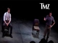 Хью Джекман и Дэниел Крейг прервали спектакль из-за мобильника