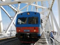 Испытание Крымского моста гружеными вагонами с щебнем