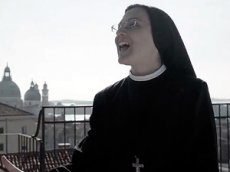 Монахиня перепела скандальный хит Мадонны