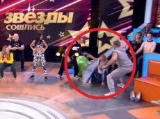 Анастасия Волочкова упала во время приседаний