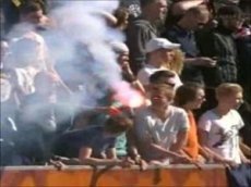 В Швеции болельщики подорвали судью петардой