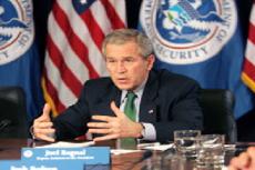 Джордж Буш и другие обитатели Белого дома читают рэп