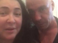 Лолита опубликовала видео поцелуя с солистом Rammstein
