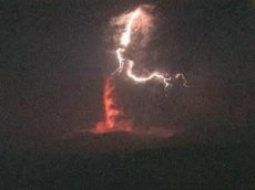 В Японии началось извержение вулкана Симмоэ