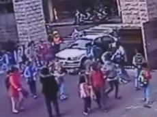 В Тайване сразу 10 школьников попали под колёса автомобиля