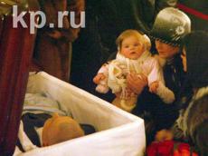 С Абдуловым простились его любимые женщины и дети