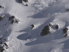 Сноубордист спровоцировал сход лавины в Пиренеях
