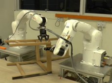 В Сингапуре роботов научили собирать мебель