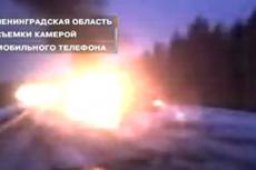 Трагическая авария в Ленинградской области — "мерседес" лоб в лоб столкнулся с грузовиком