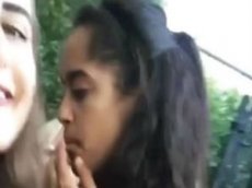 Старшую дочь Барака Обамы застукали с косяком