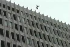 Фантастическое падение с 72-х метров