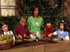 Мишель Обама научила зрителей Улицы Сезам выращивать овощи