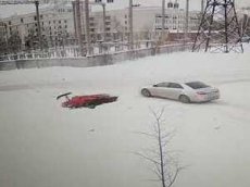 Дрифт на снегоходе закончился травмой в Новосибирске