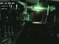 В старейшем британском пабе сняли на видео «призрака»