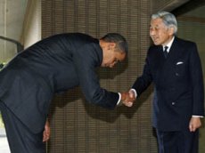 Обаму осудили за поклон японскому императору