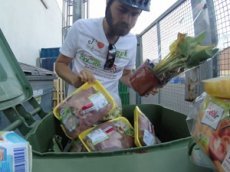 Француз исколесил Европу, питаясь исключительно из мусорных баков