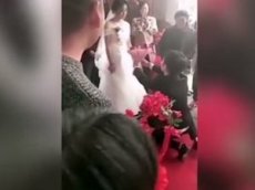 Невеста отказала жениху прямо у алтаря