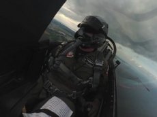 Пилот истребителя F-16 снял из кабины обзорное видео