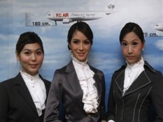 Авиакомпания наняла на работу транссексуалов