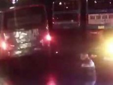 «Адская воронка» за несколько секунд поглотила автобус с пассажирами