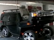 Безумный американец превратил Hummer в карету