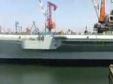 Первый китайский авианосец попал в любительский объектив