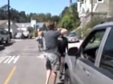 Шону Пену назначили 300 часов общественных работ