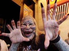 Женщина-львица