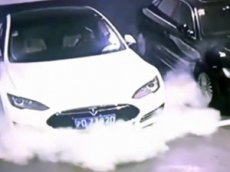 Tesla Model S взорвалась на парковке в Шанхае