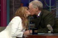 Джулия Робертс подарила Леттерману страстный поцелуй