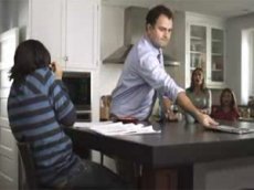 Apple запретил рекламу с разбивающимся iPad