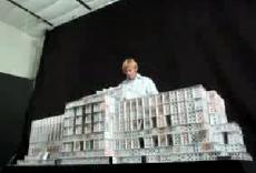 Брайан Берг построил очередной карточный дворец